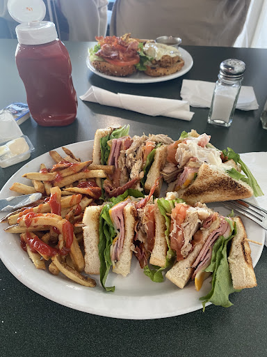 Photo of Broskis Diner - 27 Whitewood Ave W, Temiskaming Shores, ON P0J 1P0